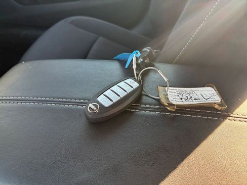 Used 2025 Nissan Altima 2.5 SV image 22