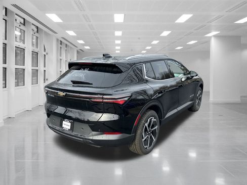 New 2026 Chevrolet Equinox EV LT image 5