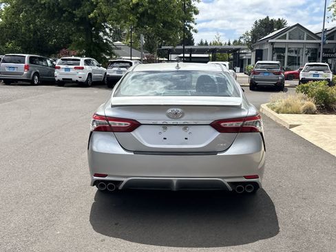 Used 2020 Toyota Camry XSE FWD image 4