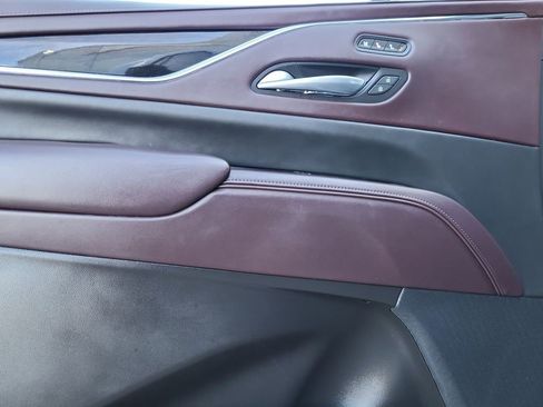 Certified 2024 Cadillac Escalade Premium Luxury Platinum image 11