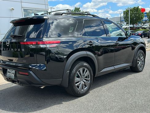 Used 2026 Nissan Pathfinder SV w/ SV Premium Package AWD/4WD image 7