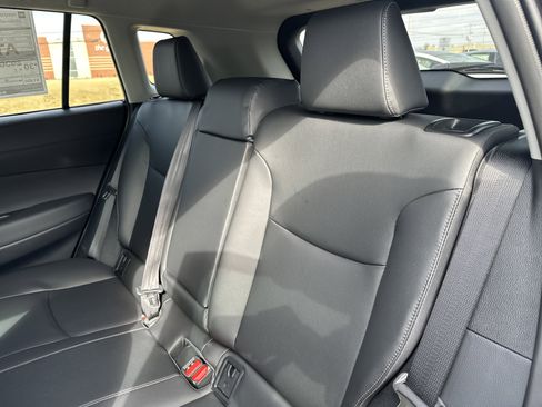 Used 2026 Toyota Corolla Cross XLE w/ Convenience Package image 8