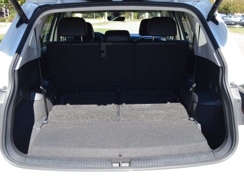 Used 2022 Volkswagen Tiguan SE image 15