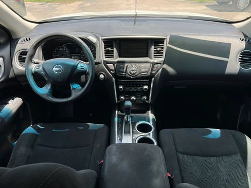 Used 2013 Nissan Pathfinder SV FWD image 17