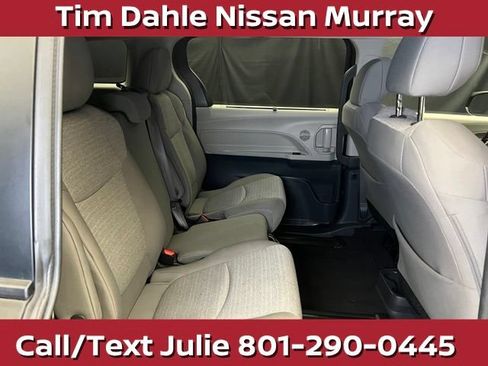 Used 2024 Toyota Sienna LE AWD/4WD image 18