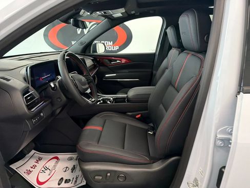 New 2026 Chevrolet Traverse RS w/ LPO, Floor Liner Package FWD image 8