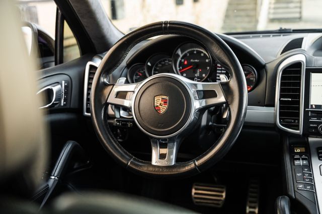 Used 2012 Porsche Cayenne Turbo AWD/4WD image 9