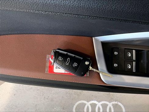 Used 2024 Audi Q3 2.0T Premium Plus w/ Premium Plus Package image 33