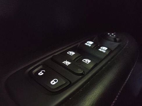 Used 2021 Jeep Compass Latitude AWD/4WD image 27