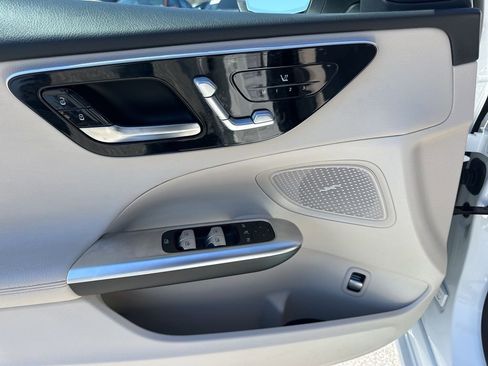 Used 2025 Mercedes-Benz C 300 4MATIC Sedan image 25