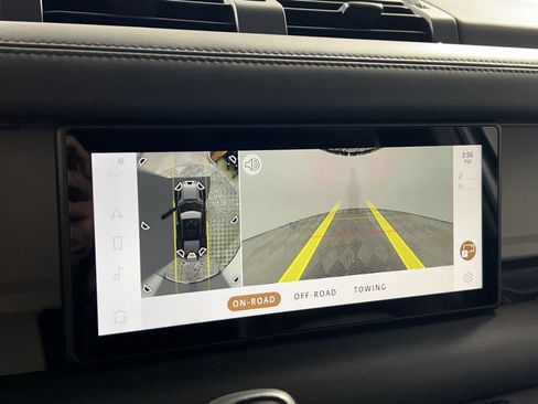 Used 2024 Land Rover Defender 110 S image 19