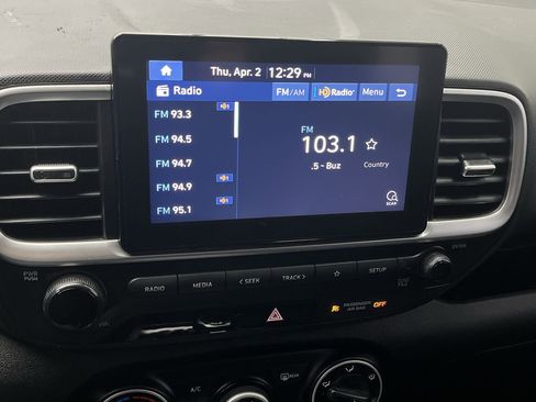 Used 2021 Hyundai Venue SE FWD image 14