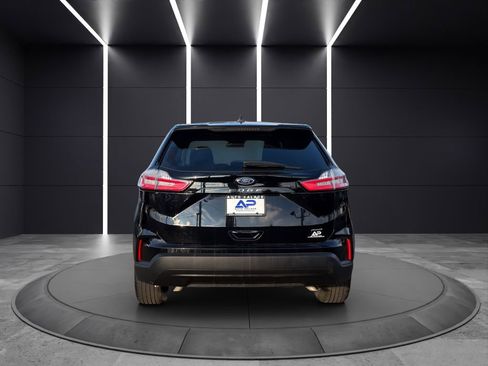 Used 2024 Ford Edge SE image 5