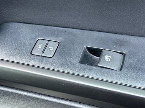 Used 2020 Toyota Tacoma SR image 22