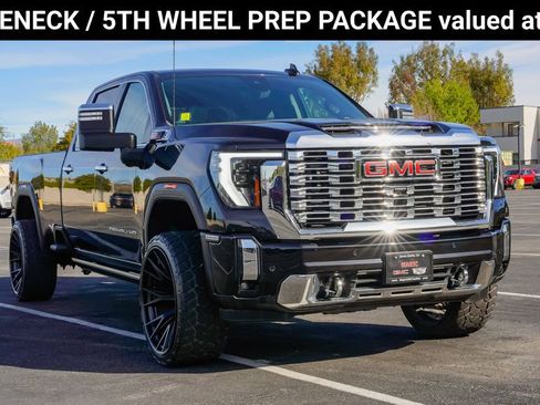 Used 2024 GMC Sierra 3500 Denali w/ Denali Reserve Package image 7