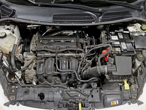 Used 2013 Ford Fiesta SE image 31