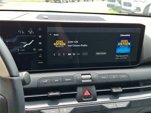 Certified 2025 Kia K4 GT-Line image 16