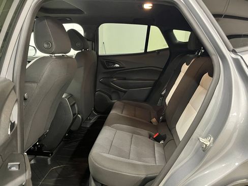 Used 2026 Chevrolet Trax RS w/ Sunroof Package FWD image 19