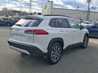 Used 2023 Toyota Corolla Cross XLE video 4