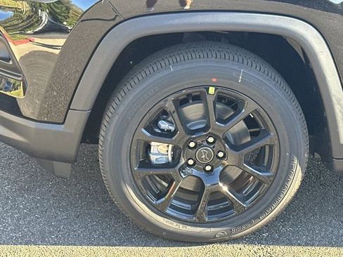 New 2026 Jeep Compass Latitude image 11