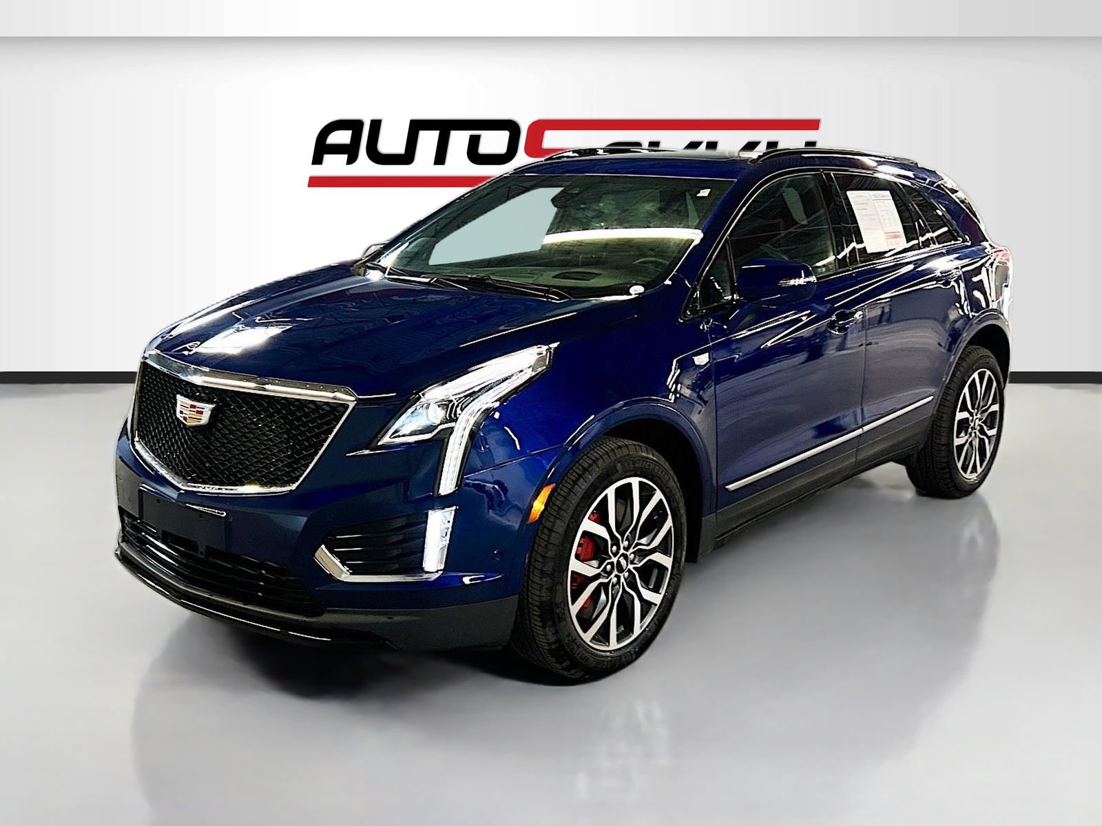 Used 2024 Cadillac XT5 Sportv w/ Platinum Package AWD/4WD image 3