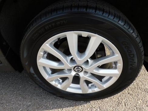 Certified 2019 Nissan Rogue SV image 26