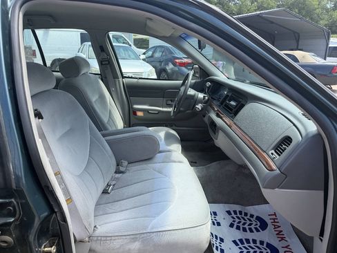 Used 1995 Ford Crown Victoria RWD image 12