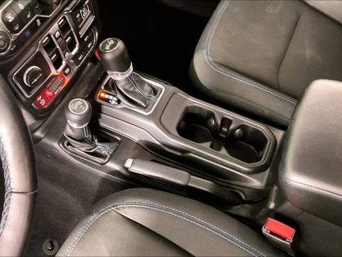 Used 2023 Jeep Wrangler Unlimited Rubicon 4xe w/ Cold Weather Group AWD/4WD image 17