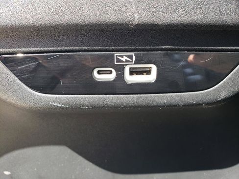 Used 2022 Chrysler Pacifica Touring-L FWD image 19