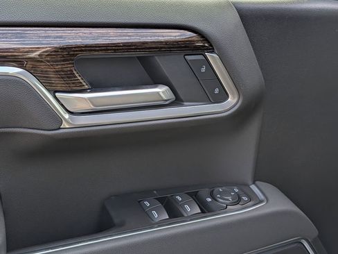 New 2026 GMC Sierra 1500 SLE image 7