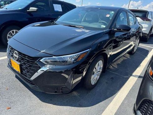 Certified 2025 Nissan Sentra S FWD image 3