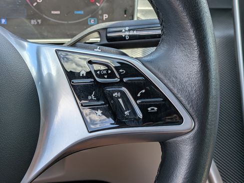 Used 2025 Mercedes-Benz C 300 Sedan image 25