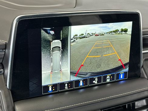 Used 2022 GMC Yukon XL SLT w/ SLT Luxury Package RWD image 20