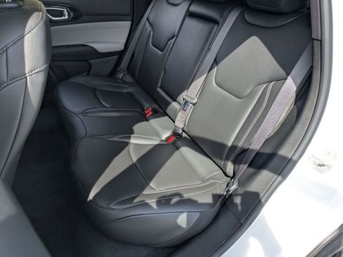 Used 2025 Jeep Compass Limited image 26