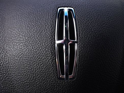 Used 2016 Lincoln MKX Reserve w/ Climate Package image 35