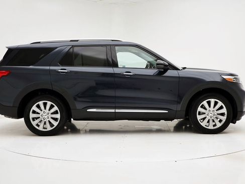 Used 2022 Ford Explorer Limited w/ Hybrid Equipment Group 310A image 3