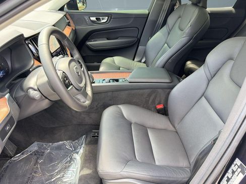 Certified 2024 Volvo XC60 B5 Plus w/ Protection Package Premier AWD/4WD image 5