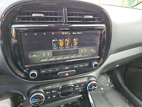 Used 2022 Kia Soul Turbo FWD image 21