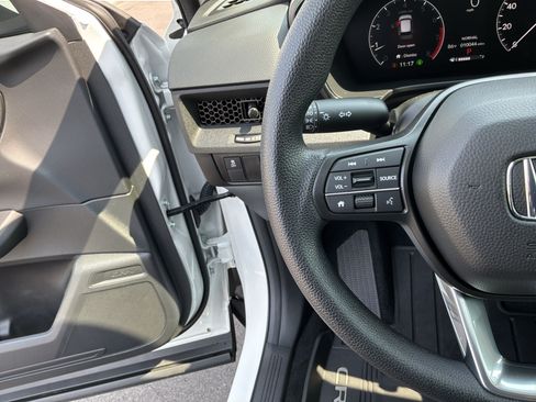 Used 2025 Honda CR-V EX image 19