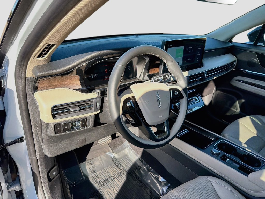 Used 2026 Lincoln Corsair Reserve AWD/4WD image 9