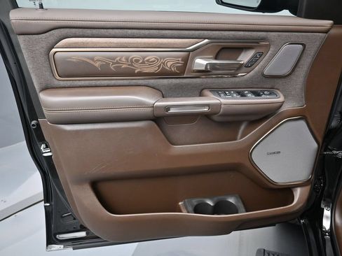 Used 2025 RAM 1500 Limited AWD/4WD image 11