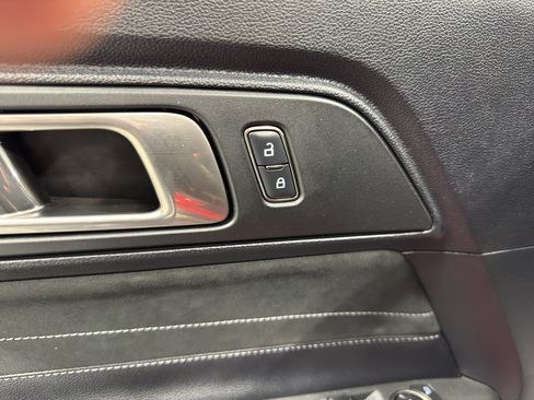 Used 2016 Ford Mustang Shelby GT350 w/ Track Package image 24