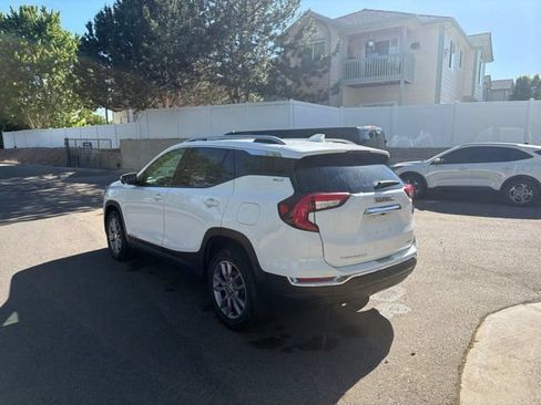 Used 2024 GMC Terrain SLT AWD/4WD image 3