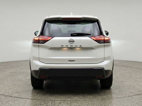 Used 2025 Nissan Rogue SV image 7