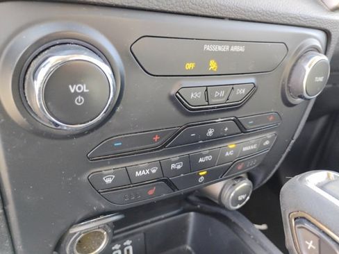 Used 2019 Ford Ranger XLT w/ Equipment Group 302A Luxury image 18