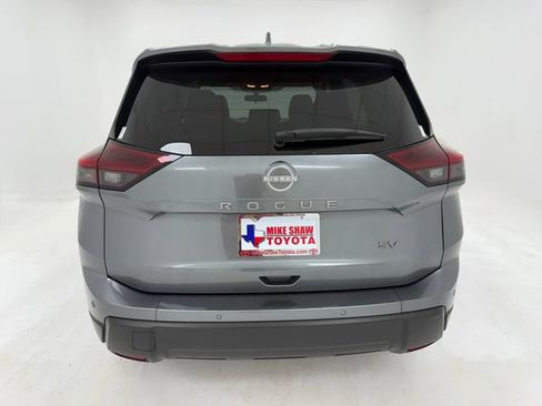 Used 2024 Nissan Rogue SV FWD image 39