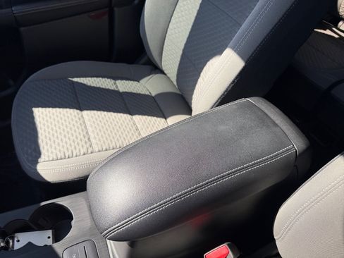 Used 2022 Ford Escape SE FWD image 14