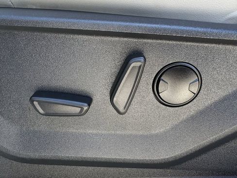 Certified 2025 Ford Expedition Active image 25