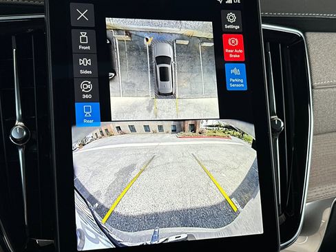 New 2026 Volvo XC90 B6 Plus image 18