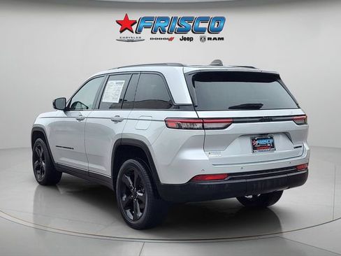 Certified 2023 Jeep Grand Cherokee Limited w/ Black Appearance Package RWD image 5